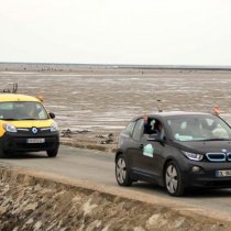 TVE - Sortie du Gois - BMW I3 et Renault Kangoo ZE (La Poste)